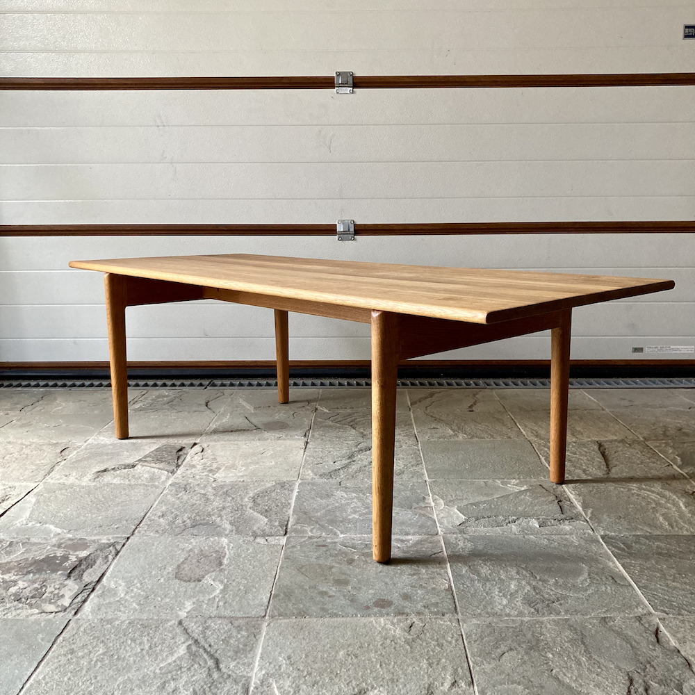 Hans J. Wegner - 北欧家具 hisagu