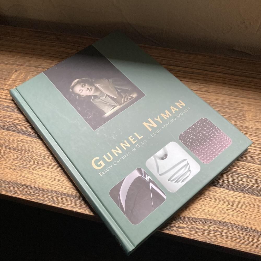 BookBEAUTY CAPTURED IN GLASSGunnel Nyman