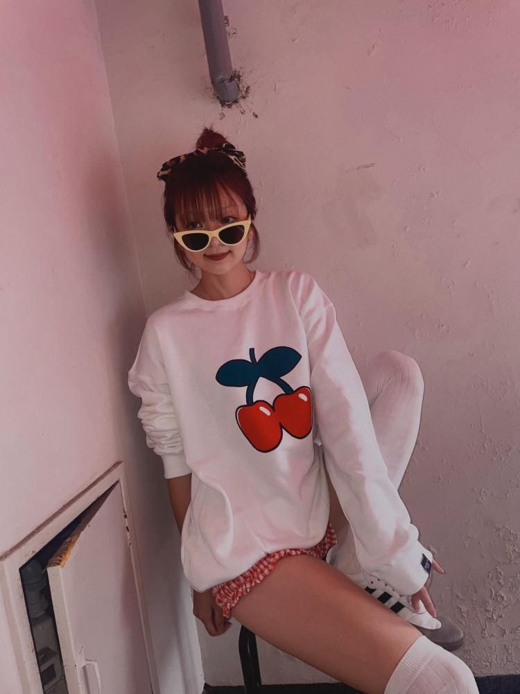 CHERRY SWEATSHIRT - PEANUTS CAT ONLINE SHOP