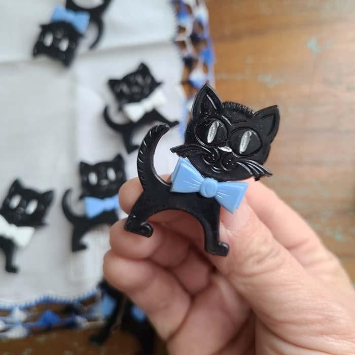 東ドイツ・古道具・プラスチック製ブローチ・黒猫 | 旅する 東ドイツ・古道具・プラスチック製ブローチ・黒猫 | 旅する