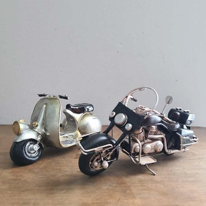 ヴィンテージ風バイク型オブジェ・レトロ置物・ブリキおもちゃ