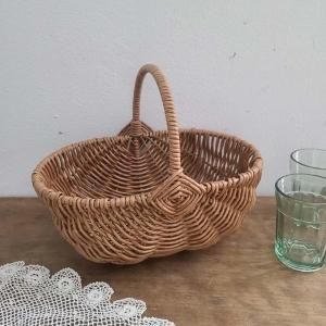 フランスで購入 籐製オーバル型バスケット 大きめ カゴ | 旅するレトロ