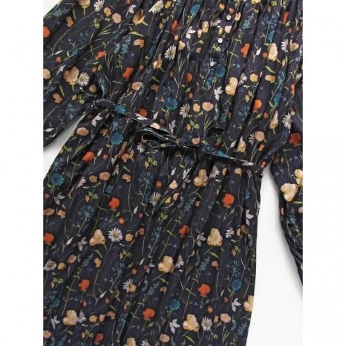 Porter des boutons “LIBERTY PRINTスモッキング刺繍ドレス