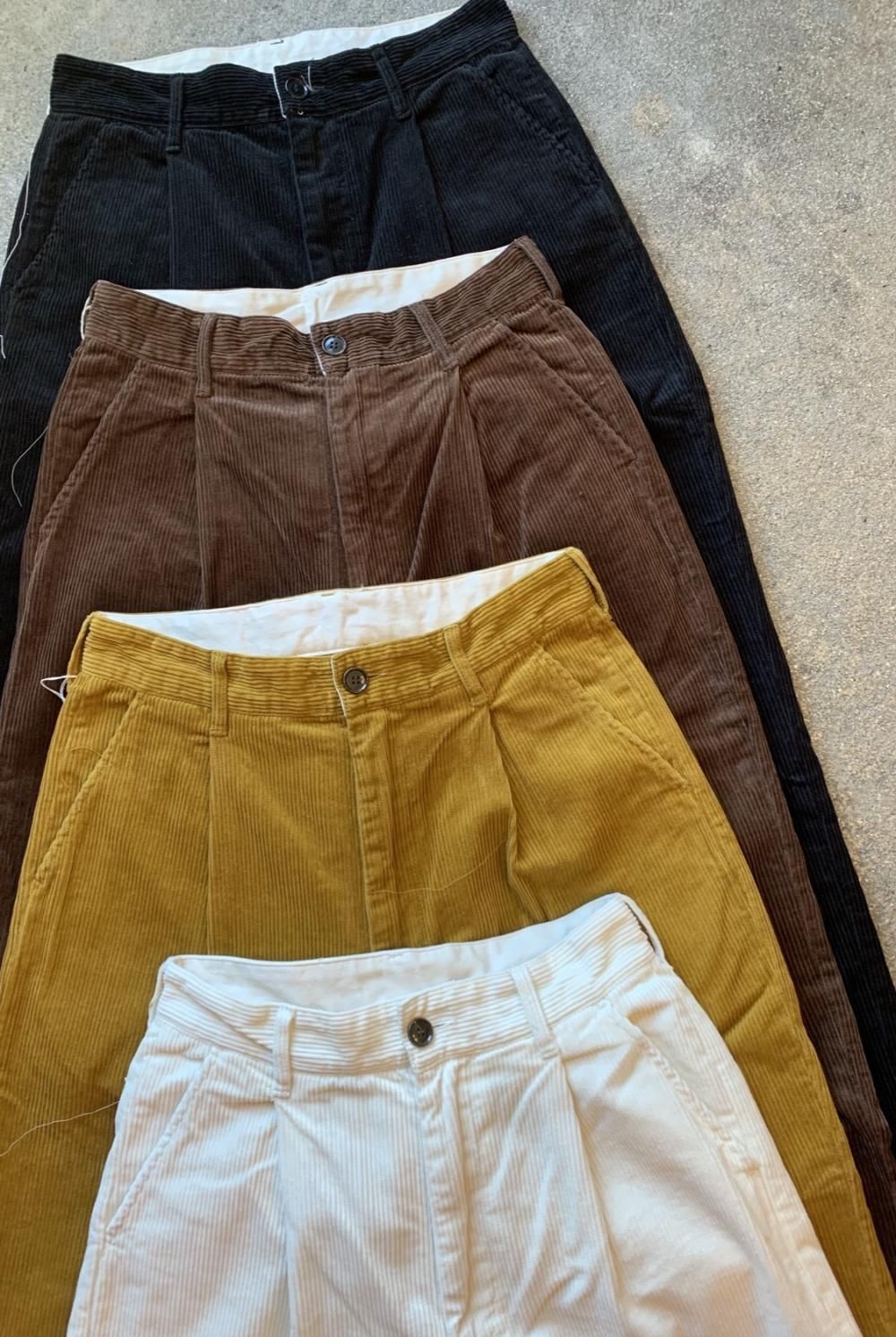H.UNIT “Corduroy crownsize trousers” - Tribeca H.UNIT “Corduroy crownsize trousers” - Tribeca