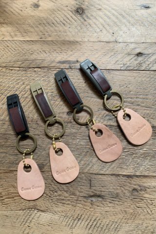 BrownBrown “Whistle key holder”