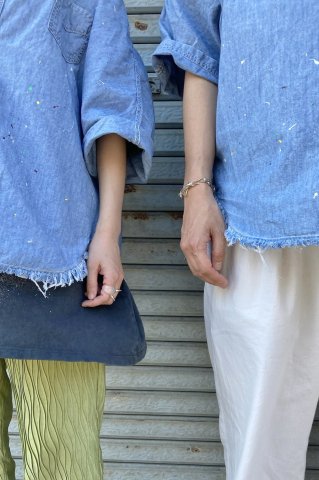 H.UNIT x TRIBECA  
SP RE-MAKE Chambray Paint dolman Shirt
ξʲ