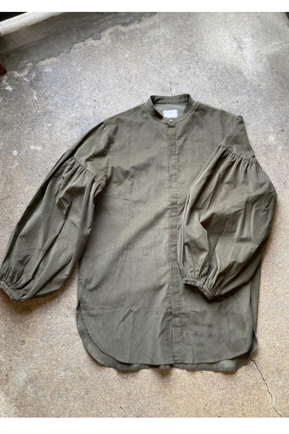 Honnete PAFFED SLEEVE LONG SHIRTS です♩