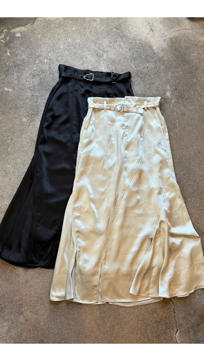 MURRAL "Curvy satin skirt”- TRIBECA（トライベカ）｜島根県松江市セレクトショップ
