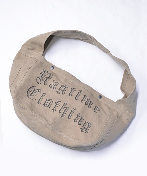<img class='new_mark_img1' src='https://img.shop-pro.jp/img/new/icons14.gif' style='border:none;display:inline;margin:0px;padding:0px;width:auto;' />RAGTIME FAT STRAP NEWSPAPER BAG CANVAS  OE LETTER PRINT