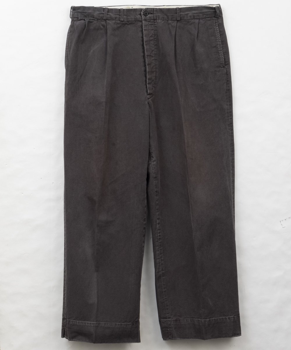 <img class='new_mark_img1' src='https://img.shop-pro.jp/img/new/icons14.gif' style='border:none;display:inline;margin:0px;padding:0px;width:auto;' />RAGTIME TLT 2TACK TROUSERS AGED TWILL (CHINO SMOKE BLACK)