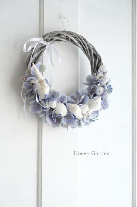 白い貝殻のリース