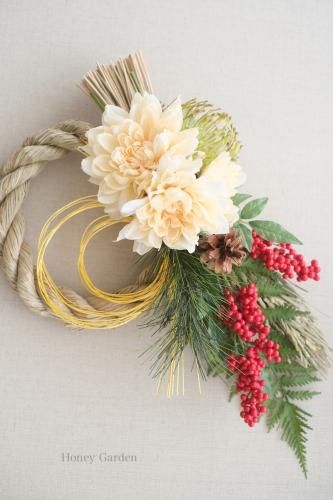 あひる　まり菊、松、南天蓮の実のお正月飾り 菊と南天のお飾り - honeygarden