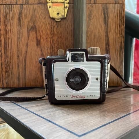 Kodak ブローニーホリデー ボックスカメラ - ヴィンテージ雑貨の