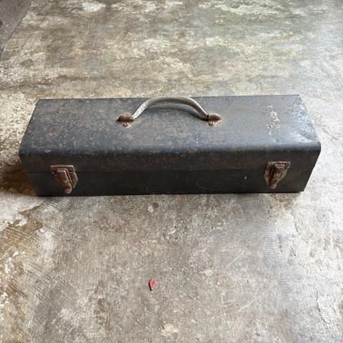 アンティーク工具BOX 187292868_o1.jpg?