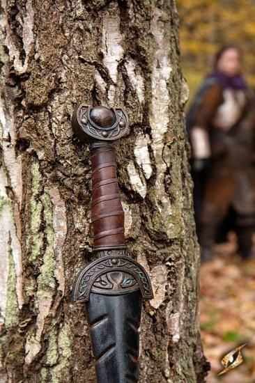 Battleworn Celtic Leaf Sword - 85 cm - Larp Shop Japan Battleworn Celtic Leaf Sword - 85 cm - Larp Shop Japan