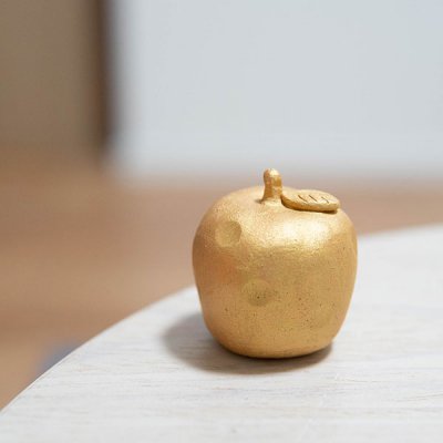 kuchibueworks リンゴモチーフの陶器オブジェ インテリアにもなる小さめな置物