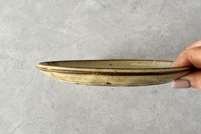 ✨新品☆海外作家品、絵皿、裏側に作家名入り 新井尋詞｜皿｜作家のうつわ通販｜うつわギャラリー陶和｜オンライン