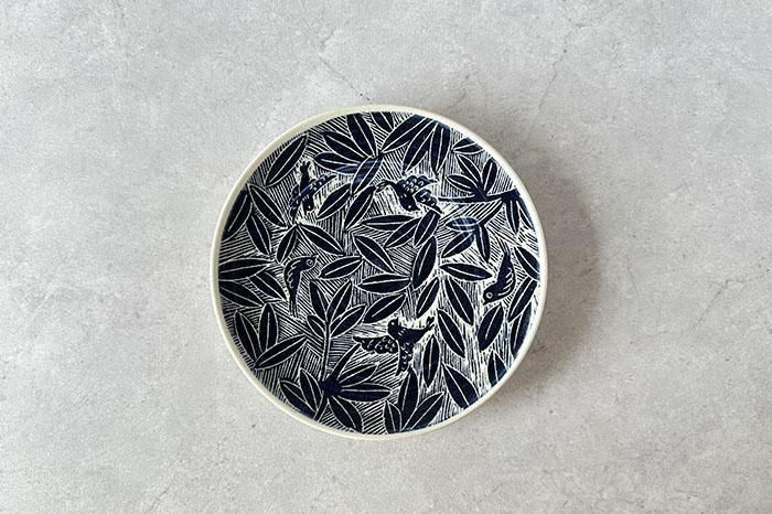 吉村尚子｜掻き落とし皿｜トリと笹｜作家のうつわ通販｜うつわ