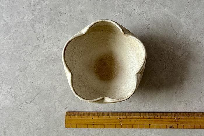 寿門作珊瑚釉茶碗木箱付き A418 北側雄一｜白砂釉｜輪花鉢｜うつわギャラリー陶和｜和食器｜