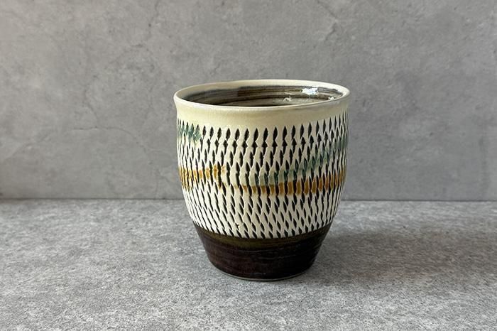 ヴィンテージ民藝 飛び鉋かんな模様の手仕事が芸術的な小鹿田焼の花瓶