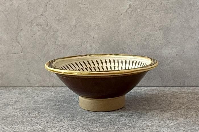 小鹿田焼｜4.5寸鉢 ｜ 縁あり ｜ 飛びカンナ｜白｜作家のうつわ通販