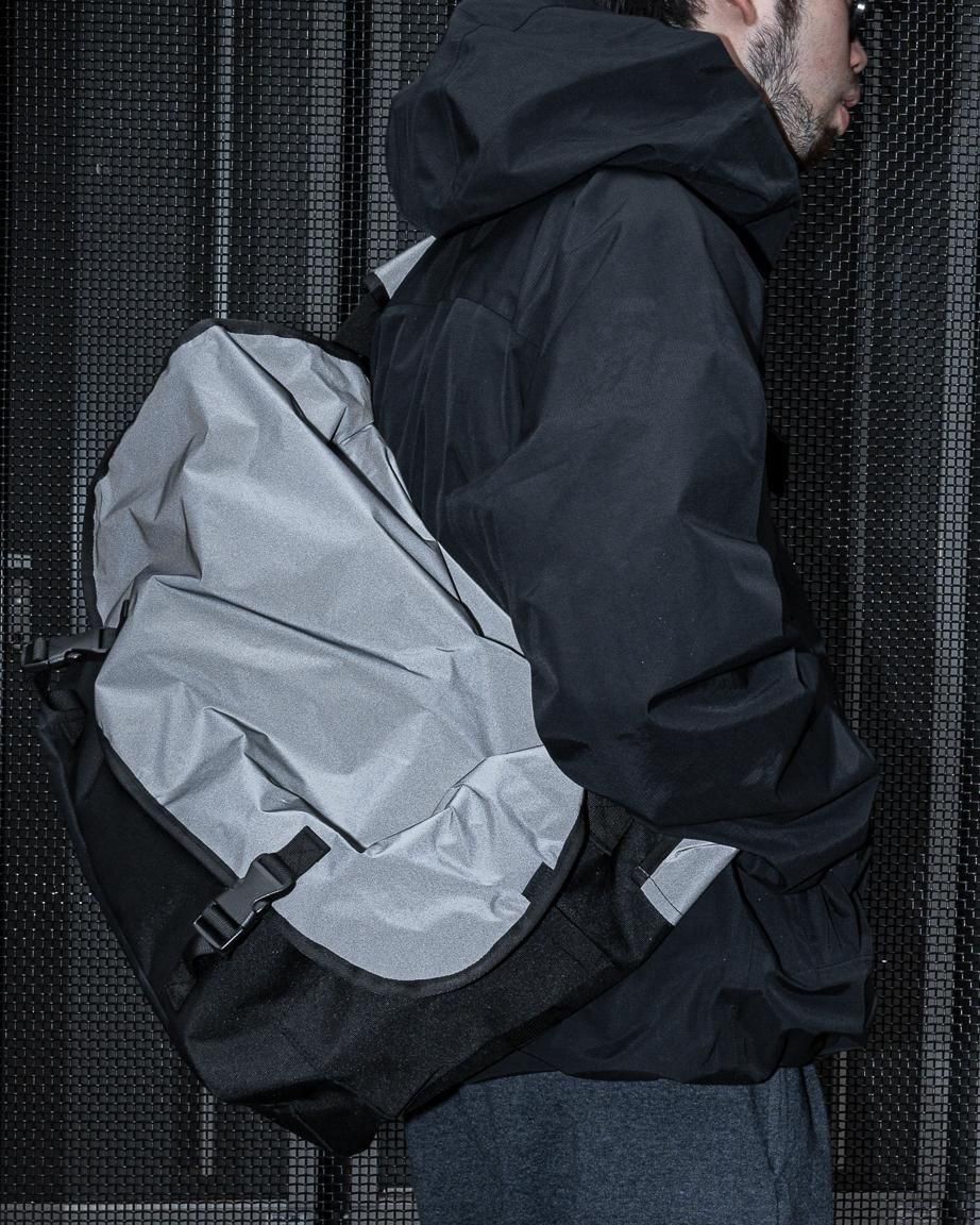 PACKING / REFLECTIVE MESSENGER BAG - TEENAGER Online Store