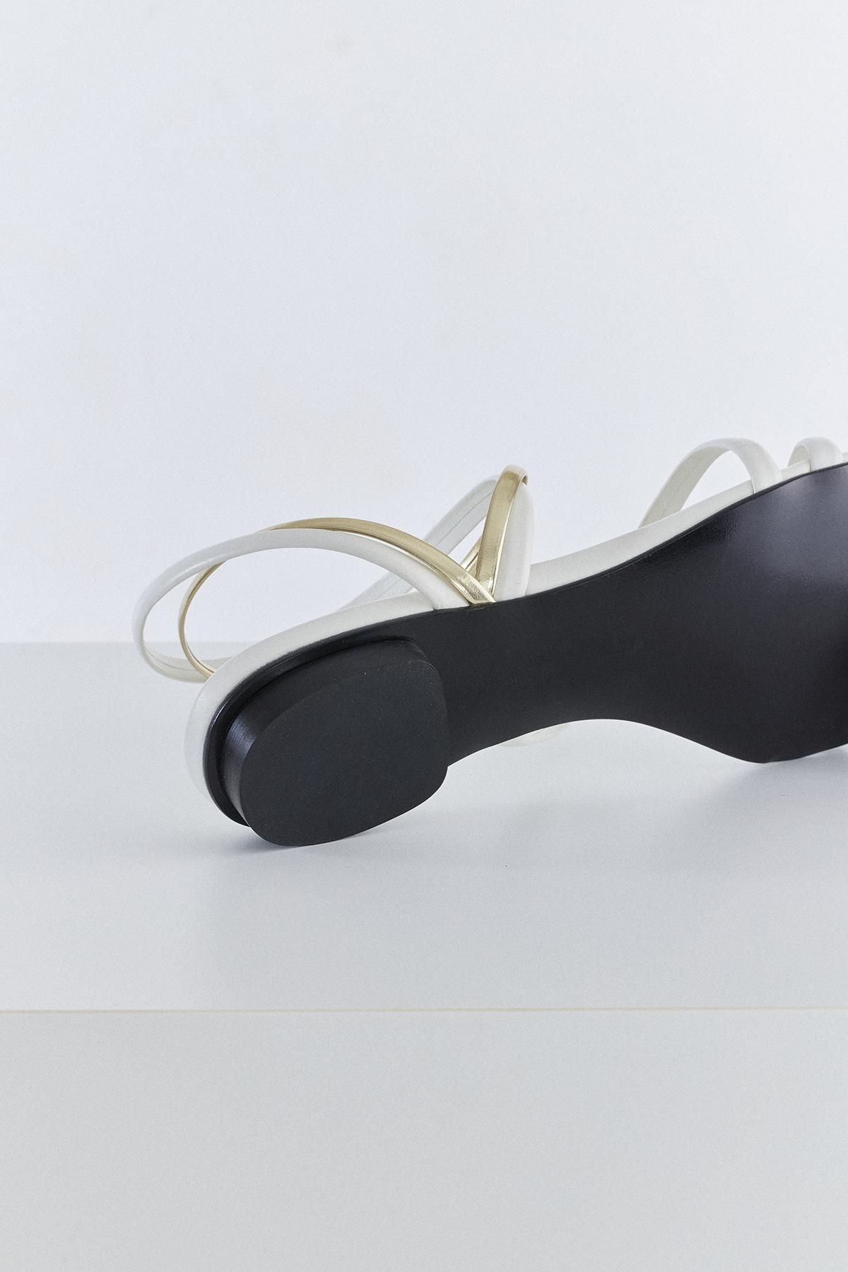 TUBE FLAT SANDAL(WHITE) - LAURENCE | ロランス ONLINE SHOP