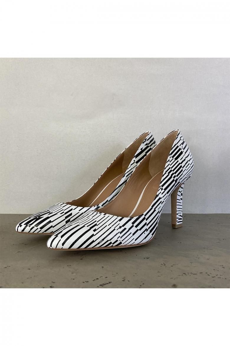 sample)POINTED MUSE 85 / SIZE 38(BLK×WHT)
