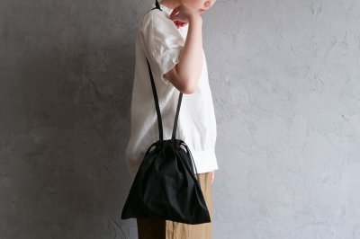 formuniform - Drawstring bag SS with strap〈ブラック〉