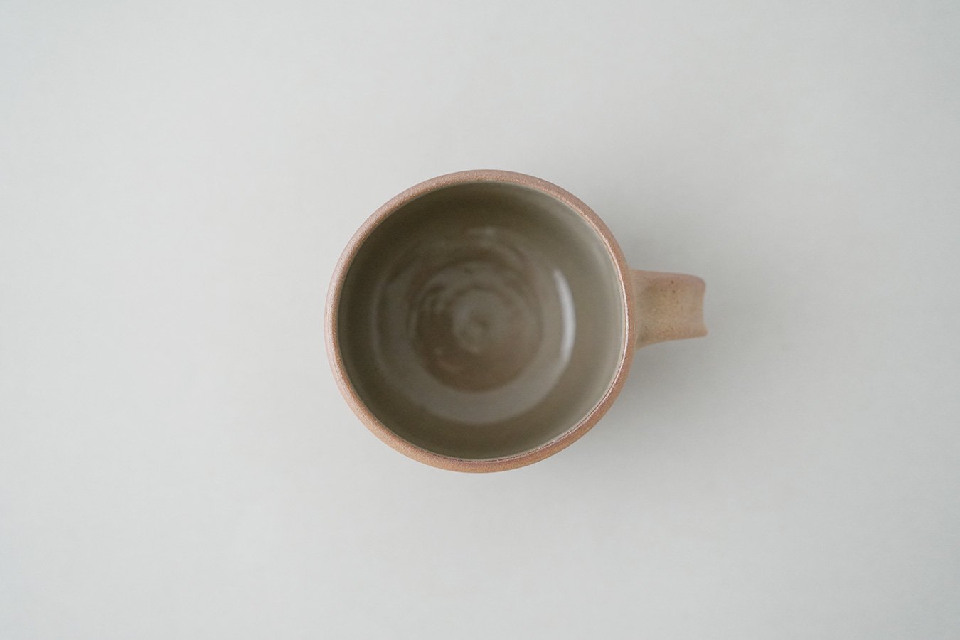 今井律湖 -マグカップ〈無釉スリップ / b〉