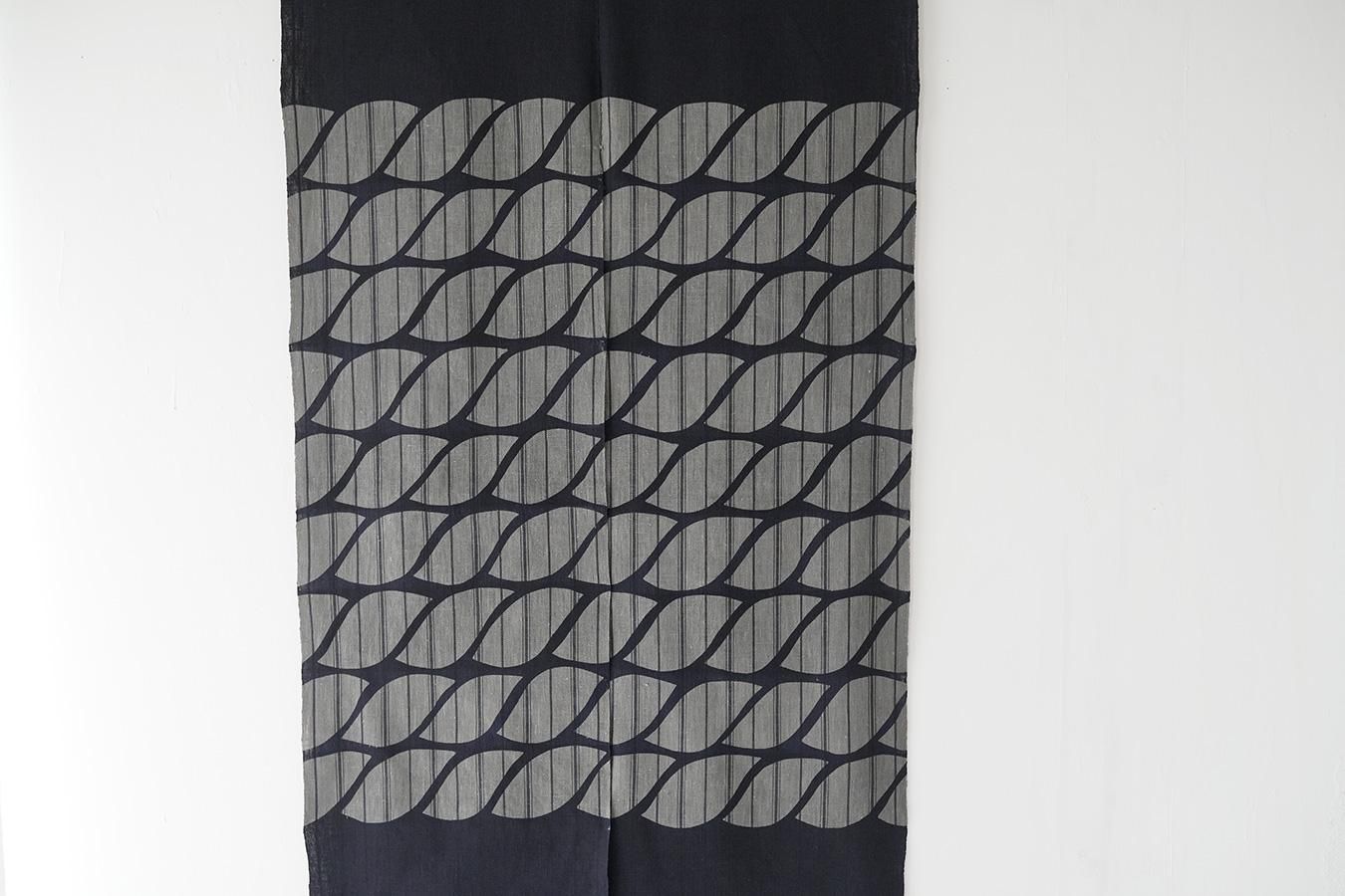 山内染色工房 - 型染のれん〈縄・縞紺墨〉 - THE STABLES online shop