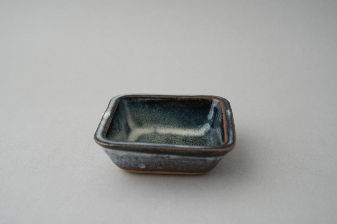 〔イッチン文　角瓶〕湯町窯 イッチン文 角瓶〕湯町窯 - メルカリ