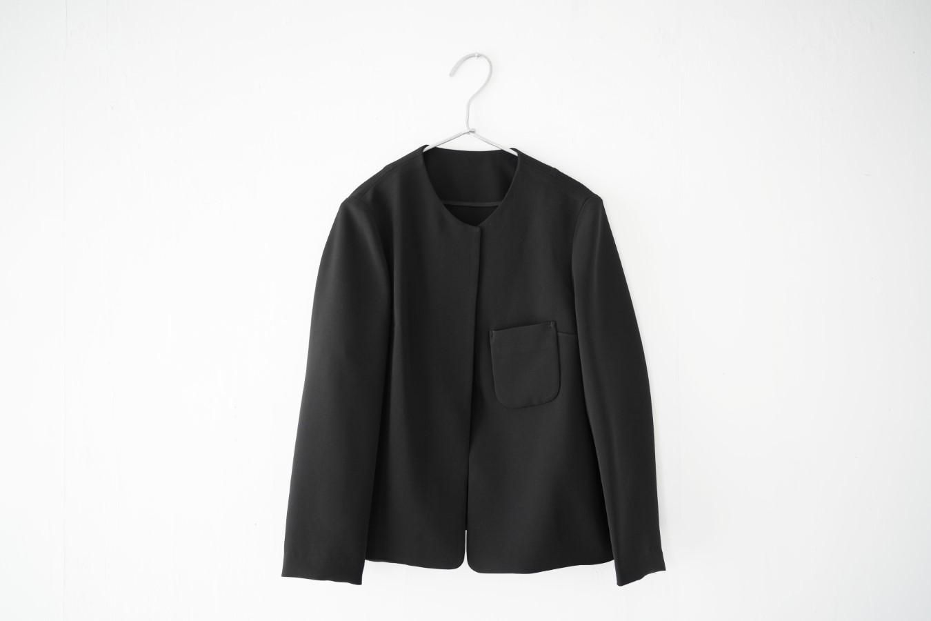 美品　Theory　ノーカラージャケット　ブラック　ストレッチ　2 ゴーシュ - ストレッチブラックノーカラージャケット〈ブラック