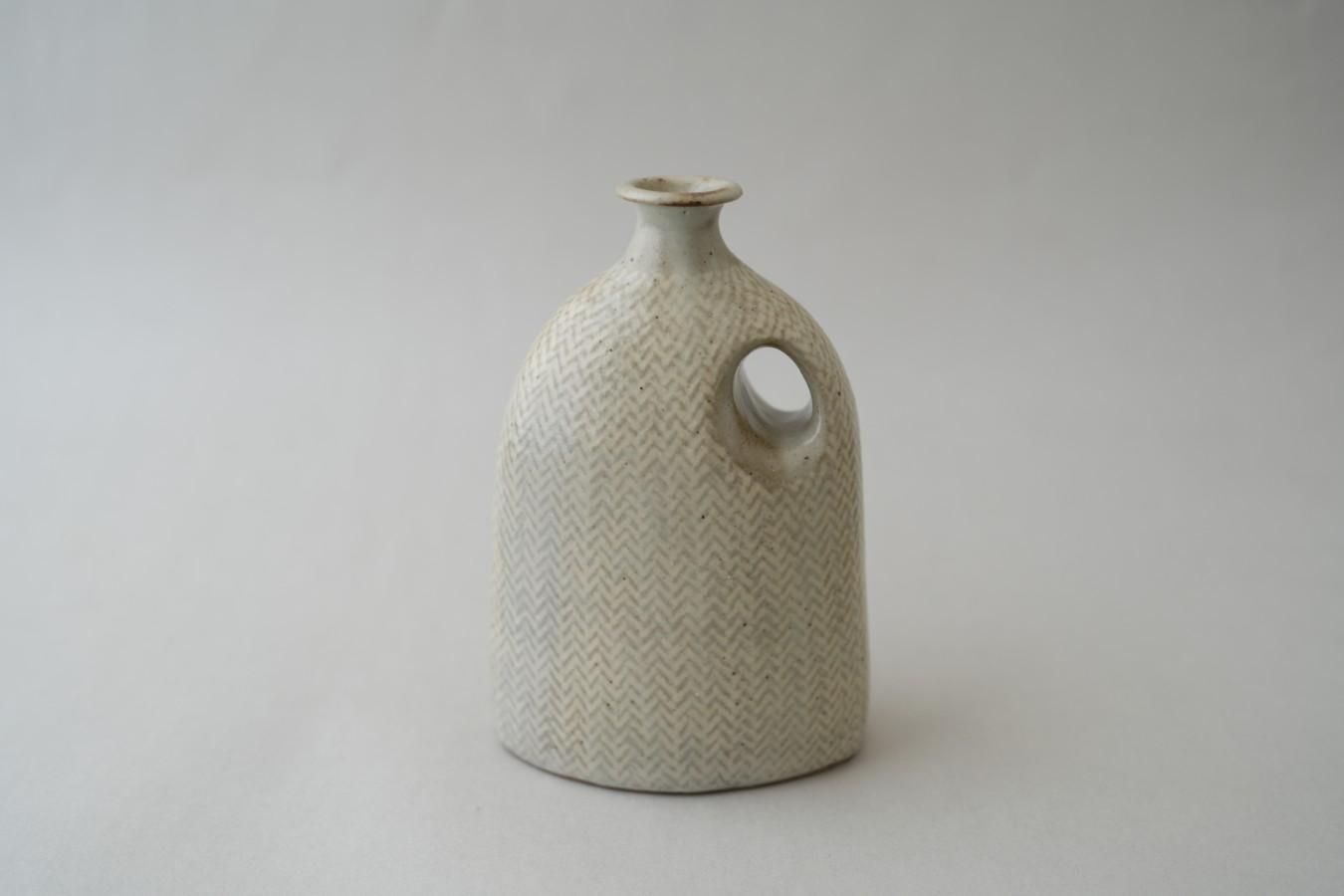 島岡製陶所 - 洋酒瓶〈縄文象嵌〉 - THE STABLES online shop