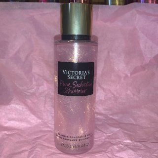 <img class='new_mark_img1' src='https://img.shop-pro.jp/img/new/icons14.gif' style='border:none;display:inline;margin:0px;padding:0px;width:auto;' />VICTORIA'S SECRET Fragrance mist(PureSeduction shimmer)