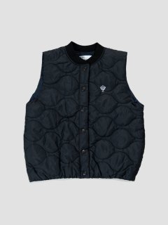 <img class='new_mark_img1' src='https://img.shop-pro.jp/img/new/icons1.gif' style='border:none;display:inline;margin:0px;padding:0px;width:auto;' />Quilted vest BLACK