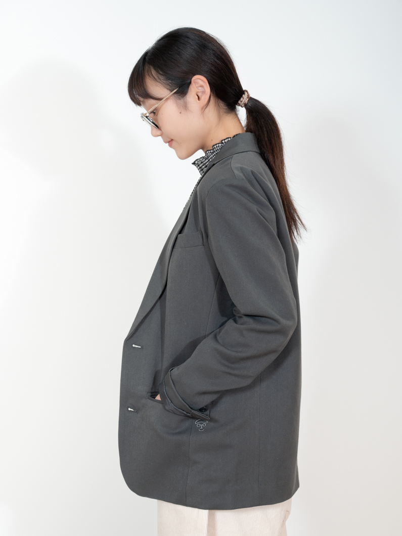 Peaked lapel jacket D.GRAY | カジュアルに羽織れるなめらかな生地の