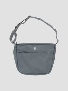 <img class='new_mark_img1' src='https://img.shop-pro.jp/img/new/icons1.gif' style='border:none;display:inline;margin:0px;padding:0px;width:auto;' />Large shoulder bag GRAY