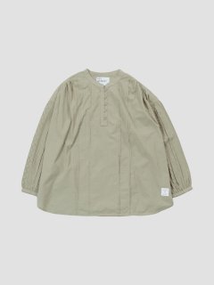 <img class='new_mark_img1' src='https://img.shop-pro.jp/img/new/icons1.gif' style='border:none;display:inline;margin:0px;padding:0px;width:auto;' />Shifley blouse OLIVE