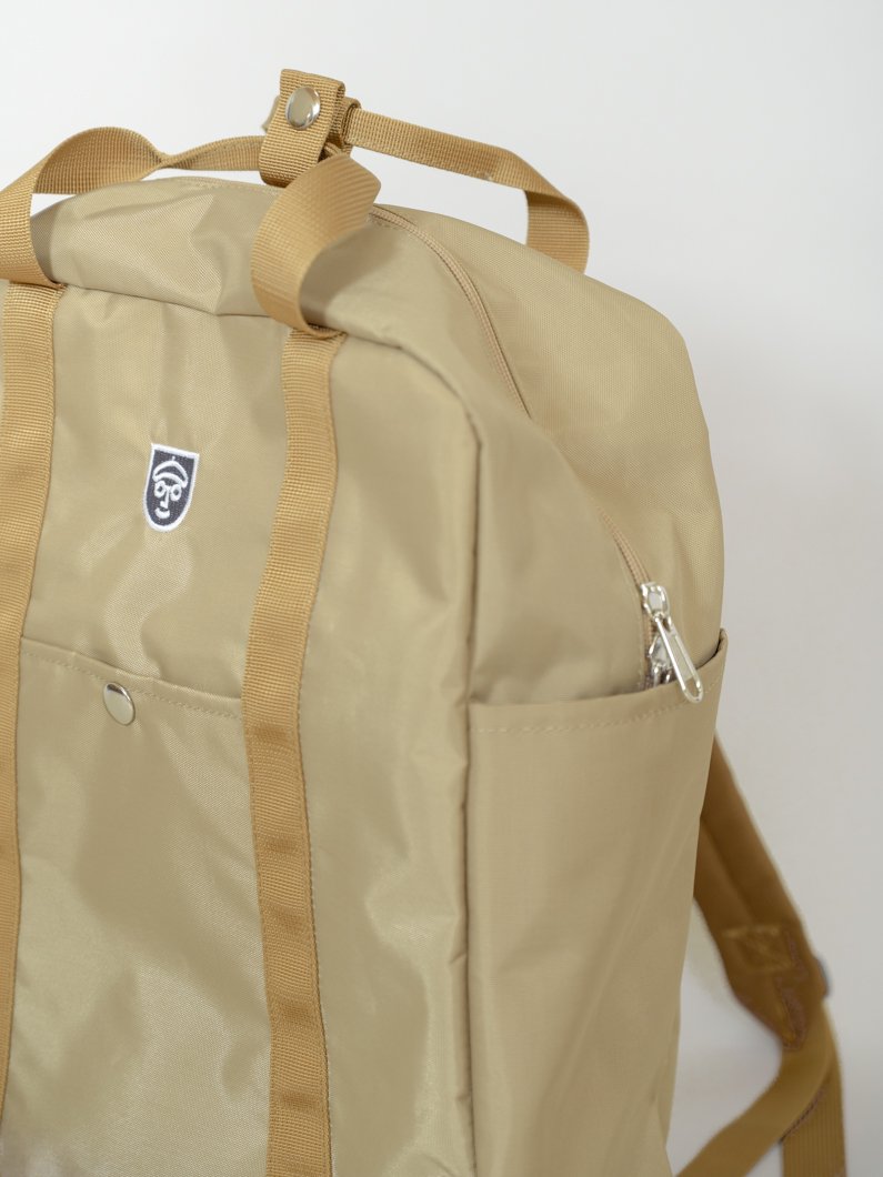 Square rucksack BEIGE | スクエア型のリュックサック - KEY Square rucksack BEIGE | スクエア型のリュックサック - KEY