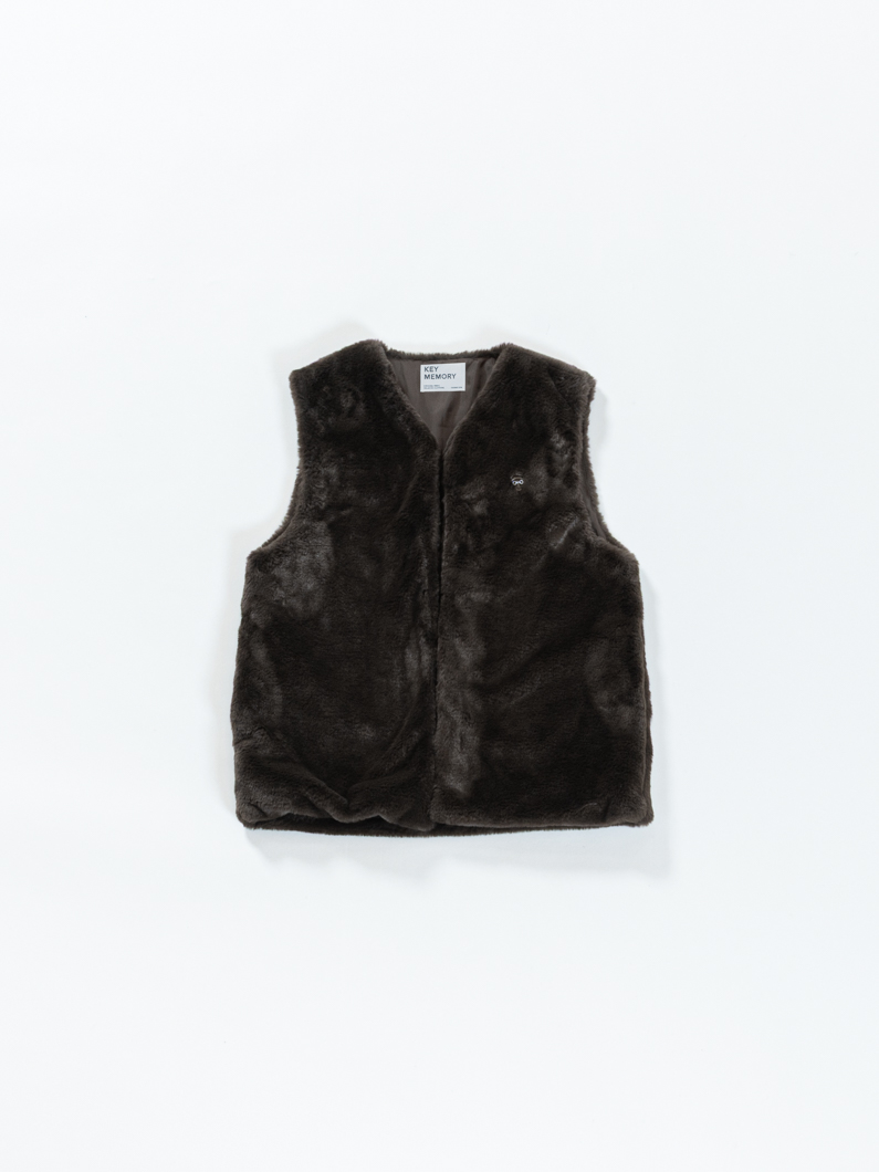 フェイクファーベスト チャコールグレー KEY MEMORY鎌倉ファッション