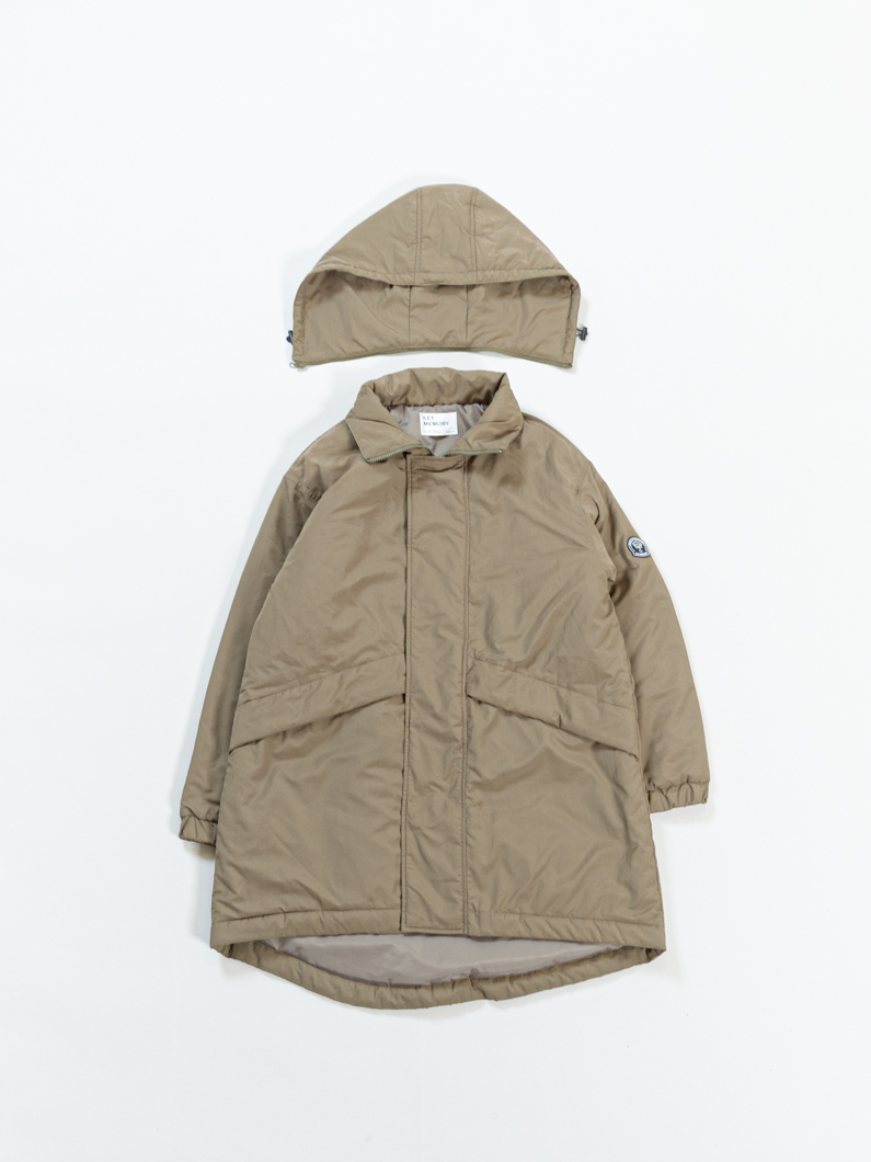 モンちゃん Black Lacquer Small Chelsea Crossbody