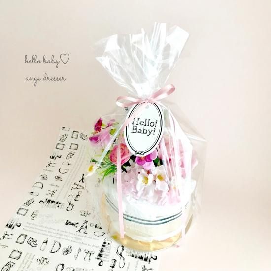 ハンドメイド❣️春アレンジ❣️さくら、マカロン、つめ細工、うさぎちゃんアレンジ❣️ 桜色のマカロンからうさぎがひょこっ 粘土で作ったフェイク