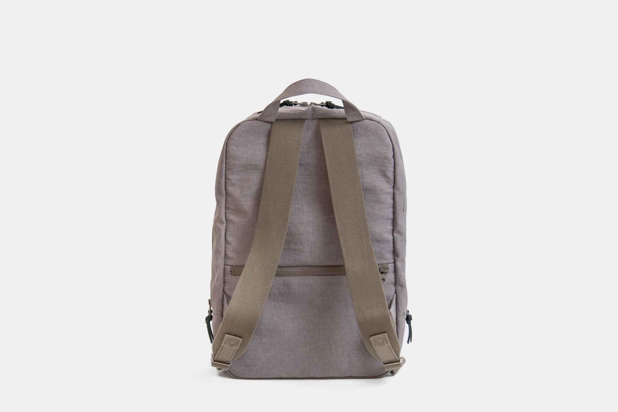 SALE/// FUKUI SIWAナイロンリュックM グレージュ - NIZYU KANO SALE/// FUKUI SIWAナイロンリュックM グレージュ - NIZYU KANO