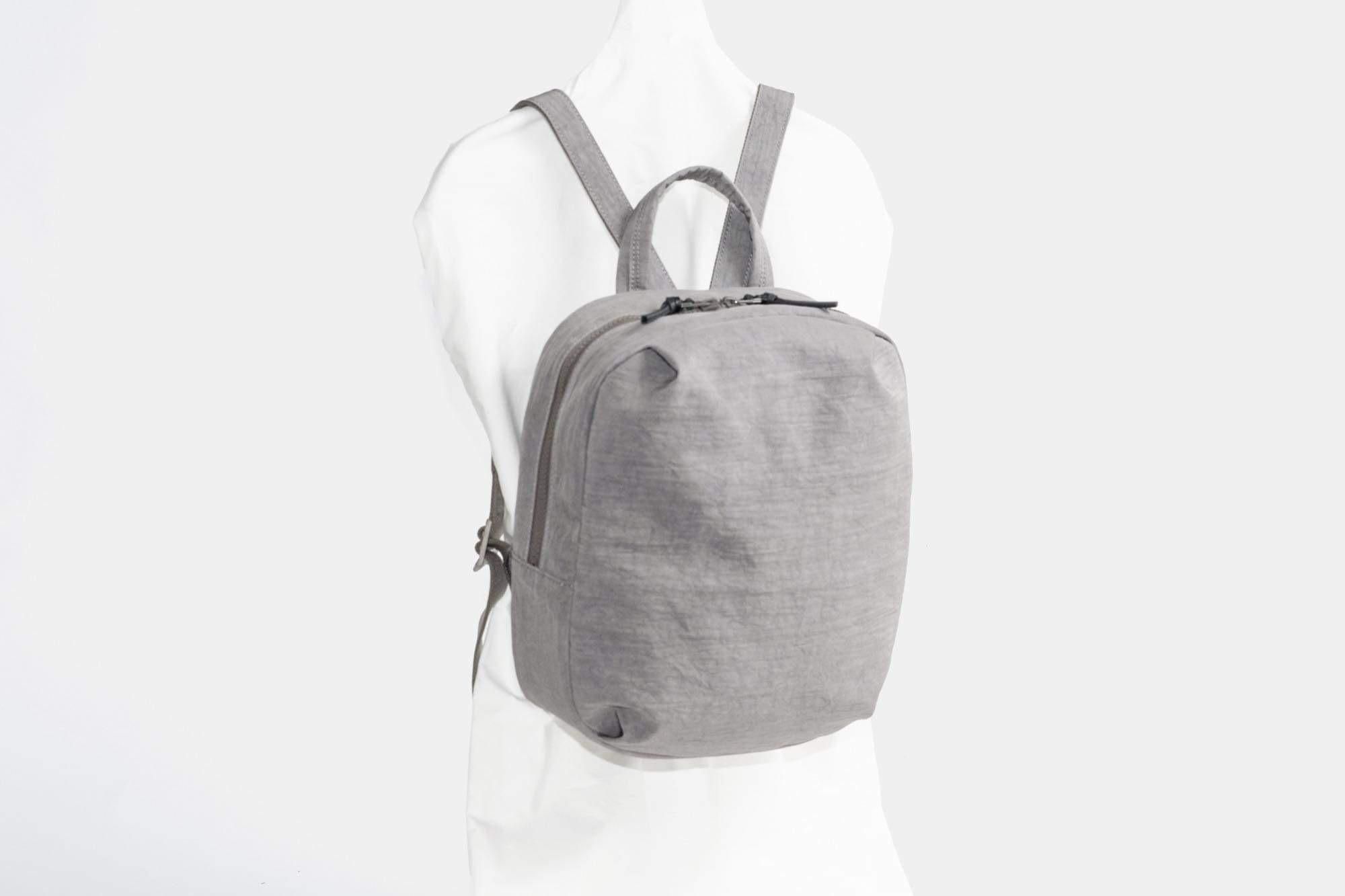 SALE/// FUKUI SIWAナイロンリュックSS グレージュ - NIZYU KANO