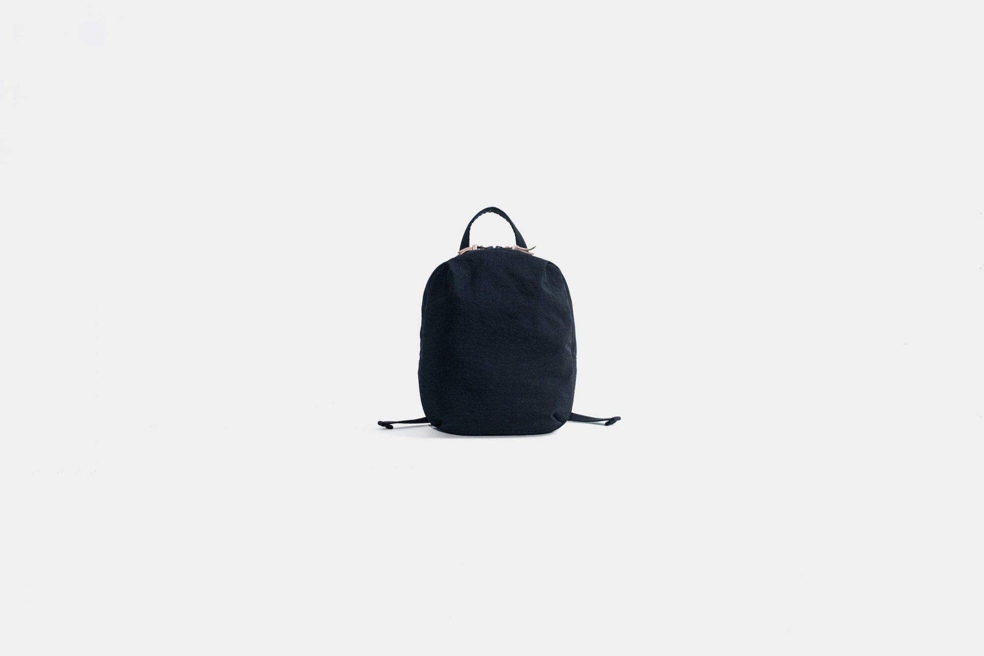 NEW/// FUKUI SIWAナイロンリュックSS ブラック - NIZYU KANO NEW/// FUKUI SIWAナイロンリュックSS ブラック - NIZYU KANO