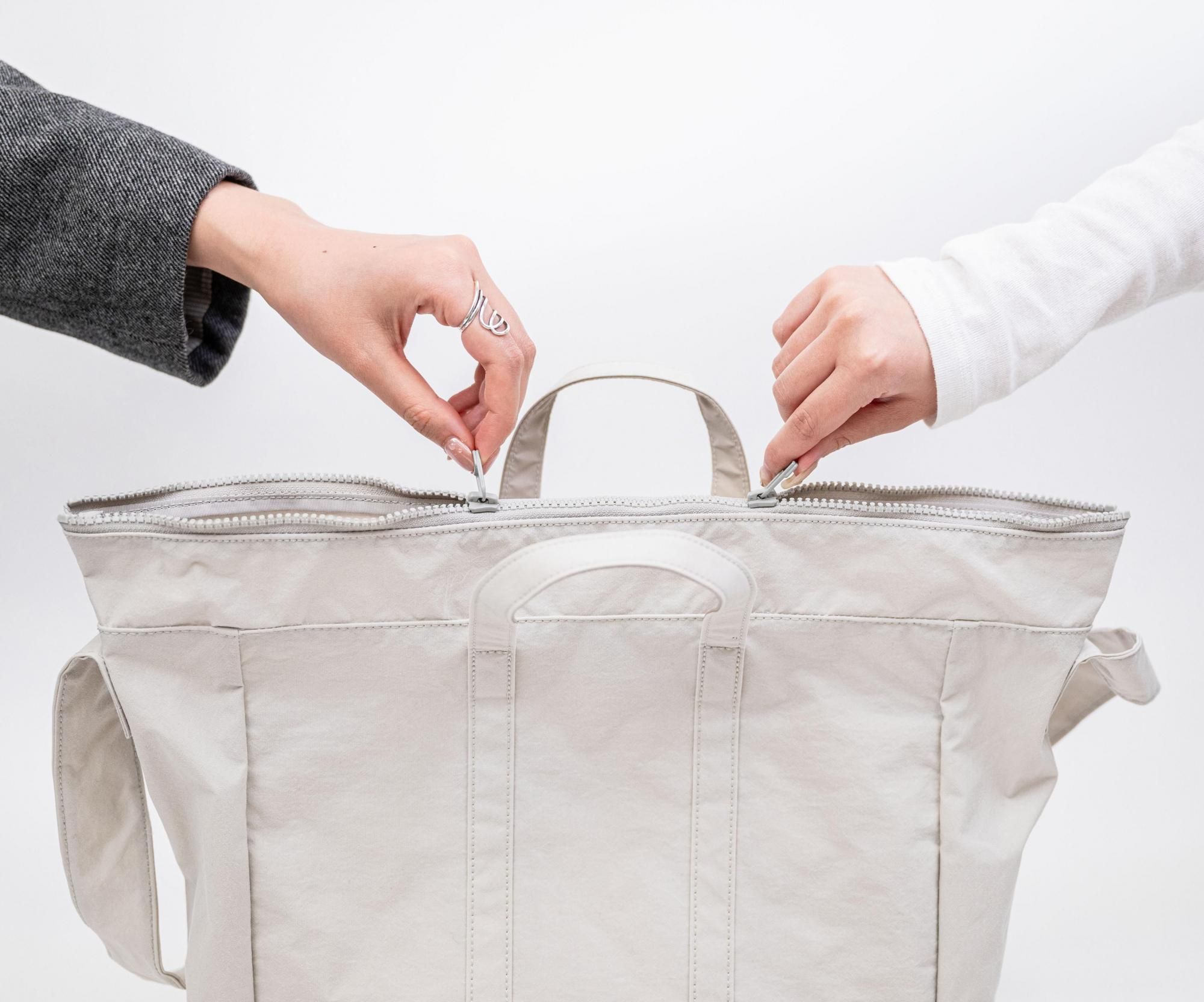 OUR ナイロントートバッグ　M グレイパール Airyトート M ダークグレー（はまじコラボトート） - NIZYU KANO