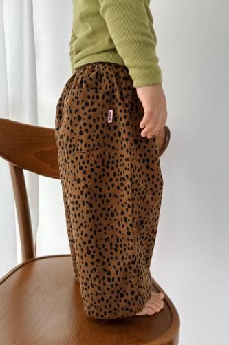 <img class='new_mark_img1' src='https://img.shop-pro.jp/img/new/icons14.gif' style='border:none;display:inline;margin:0px;padding:0px;width:auto;' />2307. leopard wide pants