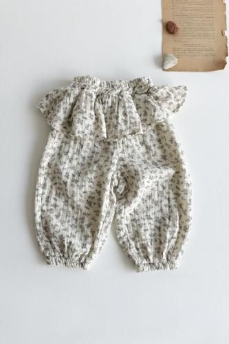 <img class='new_mark_img1' src='https://img.shop-pro.jp/img/new/icons14.gif' style='border:none;display:inline;margin:0px;padding:0px;width:auto;' />2308.flower frill skirt pants
