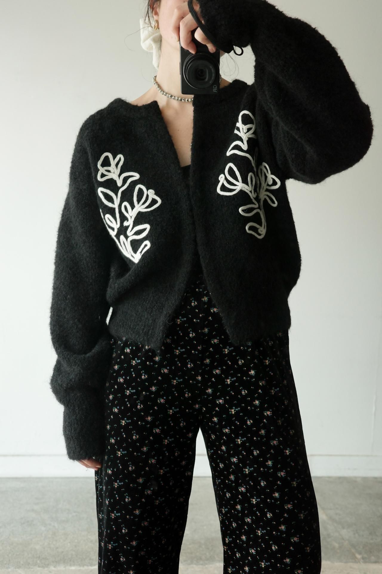 2314.リーフモチーフ テープ刺繍カーディガン(brown / black) - MERCI